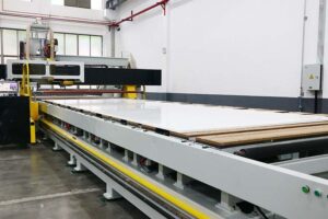 Read more about the article CNC-Bearbeitung für Lkw und Anhänger