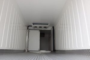 Read more about the article Reparaturverfahren für beschädigte Innenverkleidungen von Kühlboxen