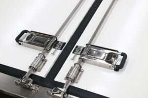 Read more about the article Türverriegelungen für Lkw und Anhänger