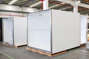 Read more about the article Sandwichpaneele für LKW-Aufbauten (CKD)