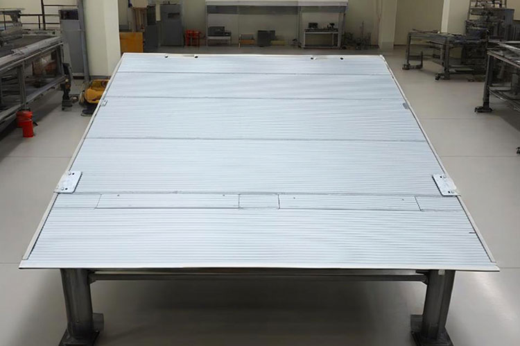 Aluminum Cantilever Tail Lifts