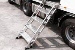 Read more about the article Leitern für Lkw und Anhänger