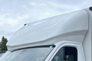 Read more about the article Dachspoiler für Lkw-Fahrerhäuser