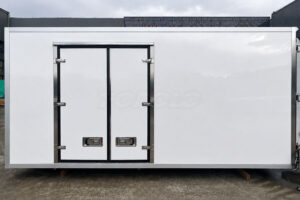 Read more about the article Kühl-Lkw mit Seitentür
