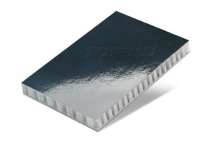 Read more about the article PP-Waben-Sandwichpaneele mit schwarz glänzender GFK-Oberfläche