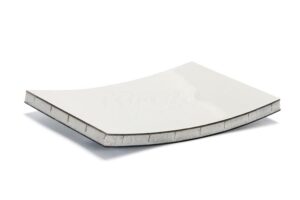 Read more about the article Gebogene Sandwichpaneele mit GFK-Deckschichten und PET-Schaumkern