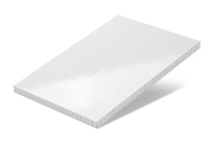 Read more about the article Hochglänzende thermoplastische Polypropylen-Wabenplatten für Trockenfracht-Lkw